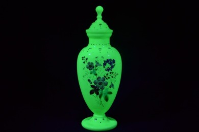 Opaline - Flat sided lidded Urn
