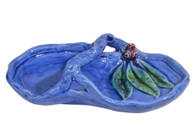 Harvey School - Figure 8 Sandwich Dish