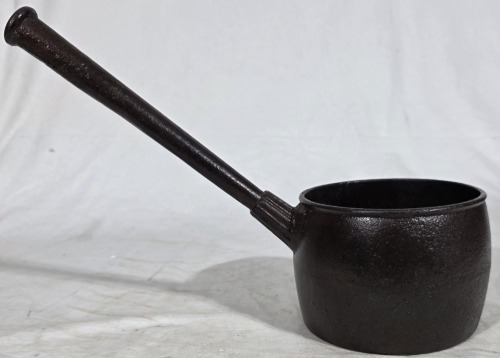 Cast Iron - Pot - A Kendrick