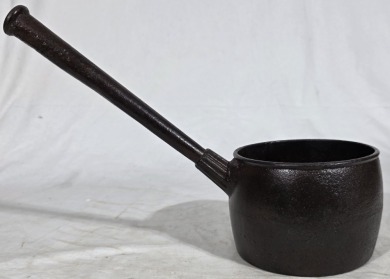 Cast Iron - Pot - A Kendrick