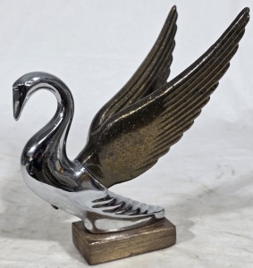 Hood Ornament - Gold Wing swan