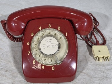 Retro - Telephone - Red