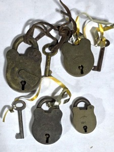 Metalware - Locks X 4
