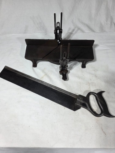 Tools - Saws - Mitre saw with Jig