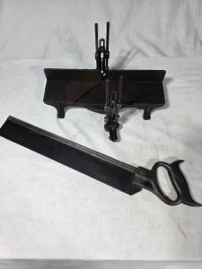 Tools - Saws - Mitre saw with Jig