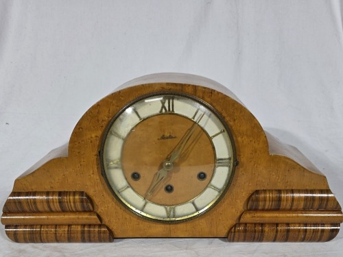 Clock - Mantle - Majestic