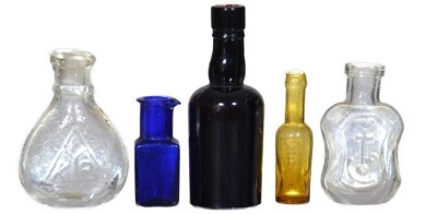 Miniature / Samples x5 - A collection of Miniature coloured glass and baby/doll feeders