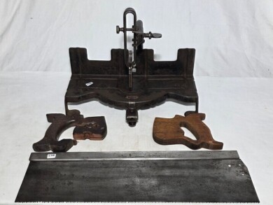 Tools - Saws - Mitre saw with Jig