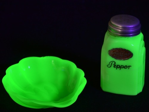 Uranium Glass - Opaline glass X 2