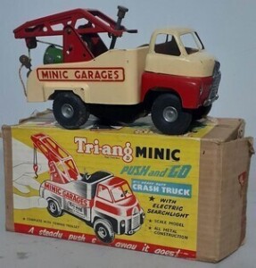 Toys - Tri - ang Minic - Crash Truck - Red & white with box