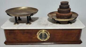 Antique Scales with weights A/F