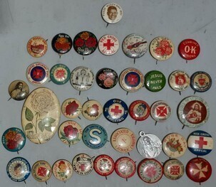 Group Lot - Badges & Buttons