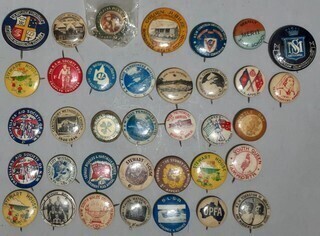 Group Lot - Badges & Buttons