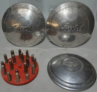 Group Lot - Car Hubcaps & Valve Cover collection