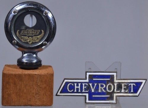 Chevrolet - Radiator thermostat & Enamel Badge